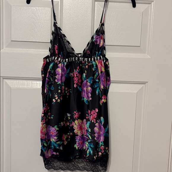 Victoria’s Secret floral lace cami EUC size M adjustable straps & side slits - Picture 9 of 11